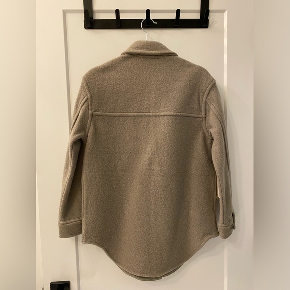 Aritzia - Ganna shirt in colour: dry basil - Picture 2 of 2